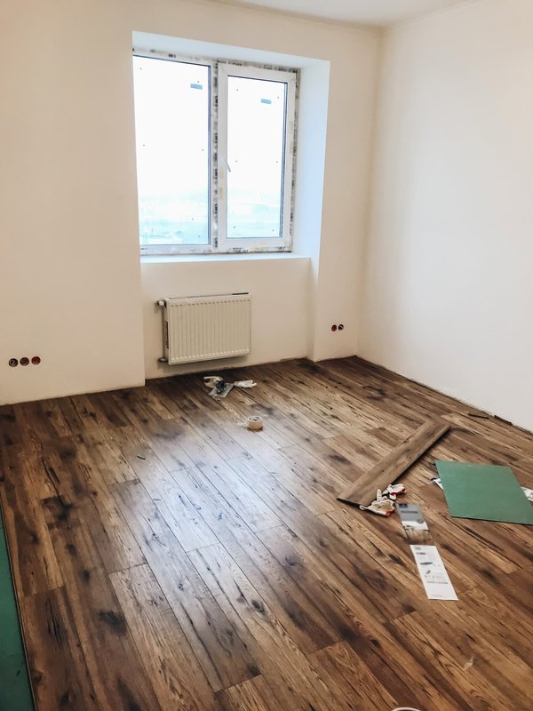 Rénovation de parquet: guide pour un sol comme neuf